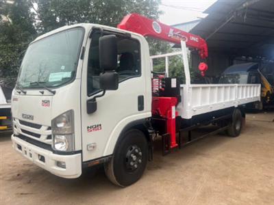 XE TẢI ISUZU NQR550 GẮN CẨU UNIC 375URV